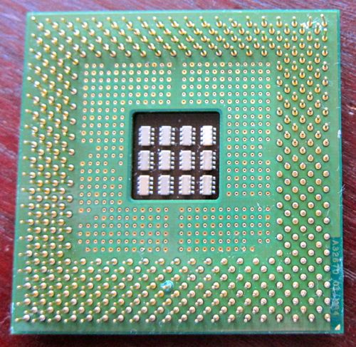 Socket423_Pentium4_Willamette_2.jpg